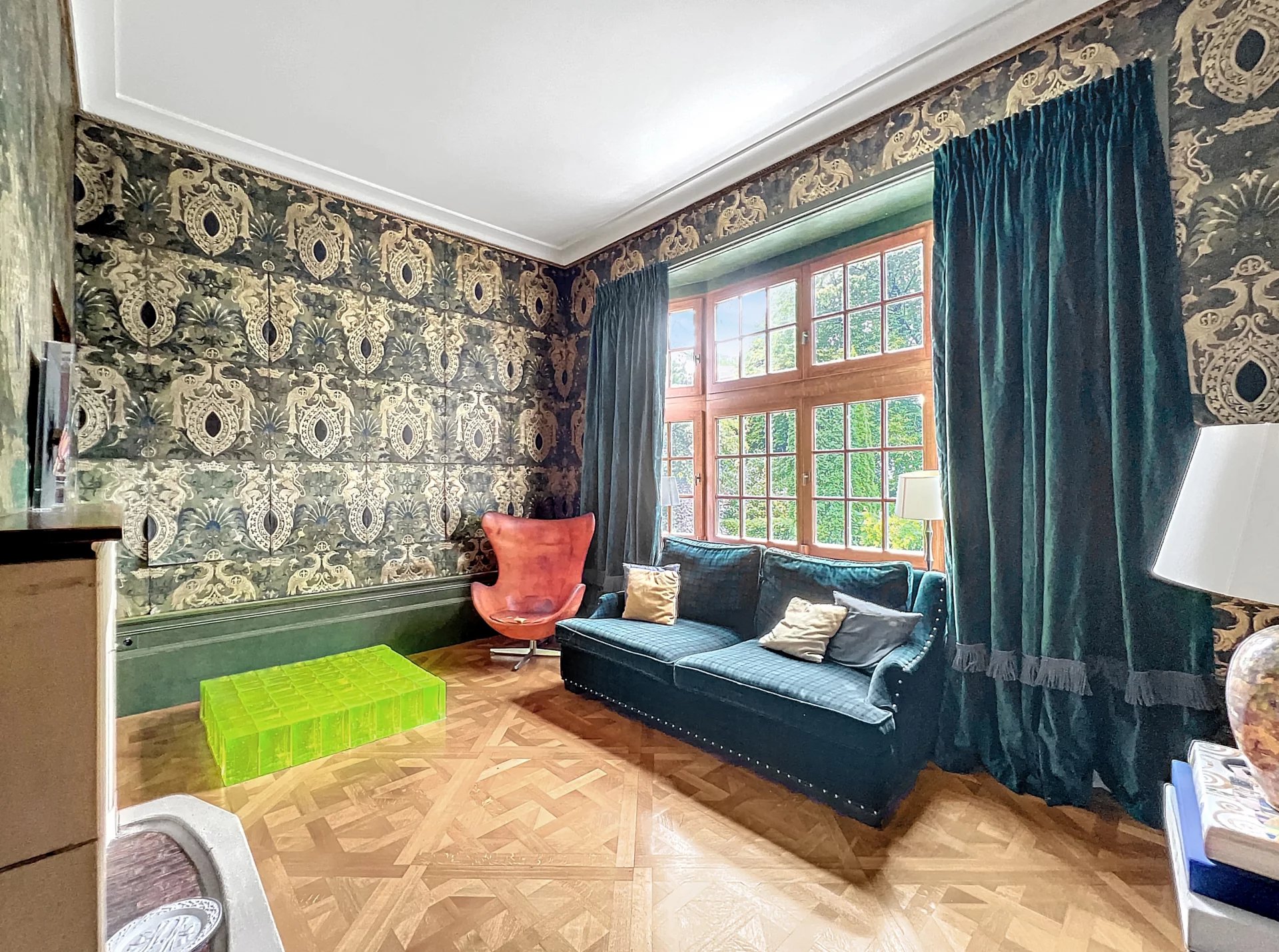 Square Vergote - Mooi geklasseerd huis met tuin en garage