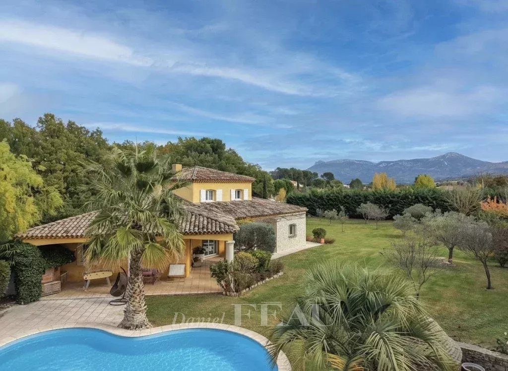 Trets - Propriété familiale en campagne