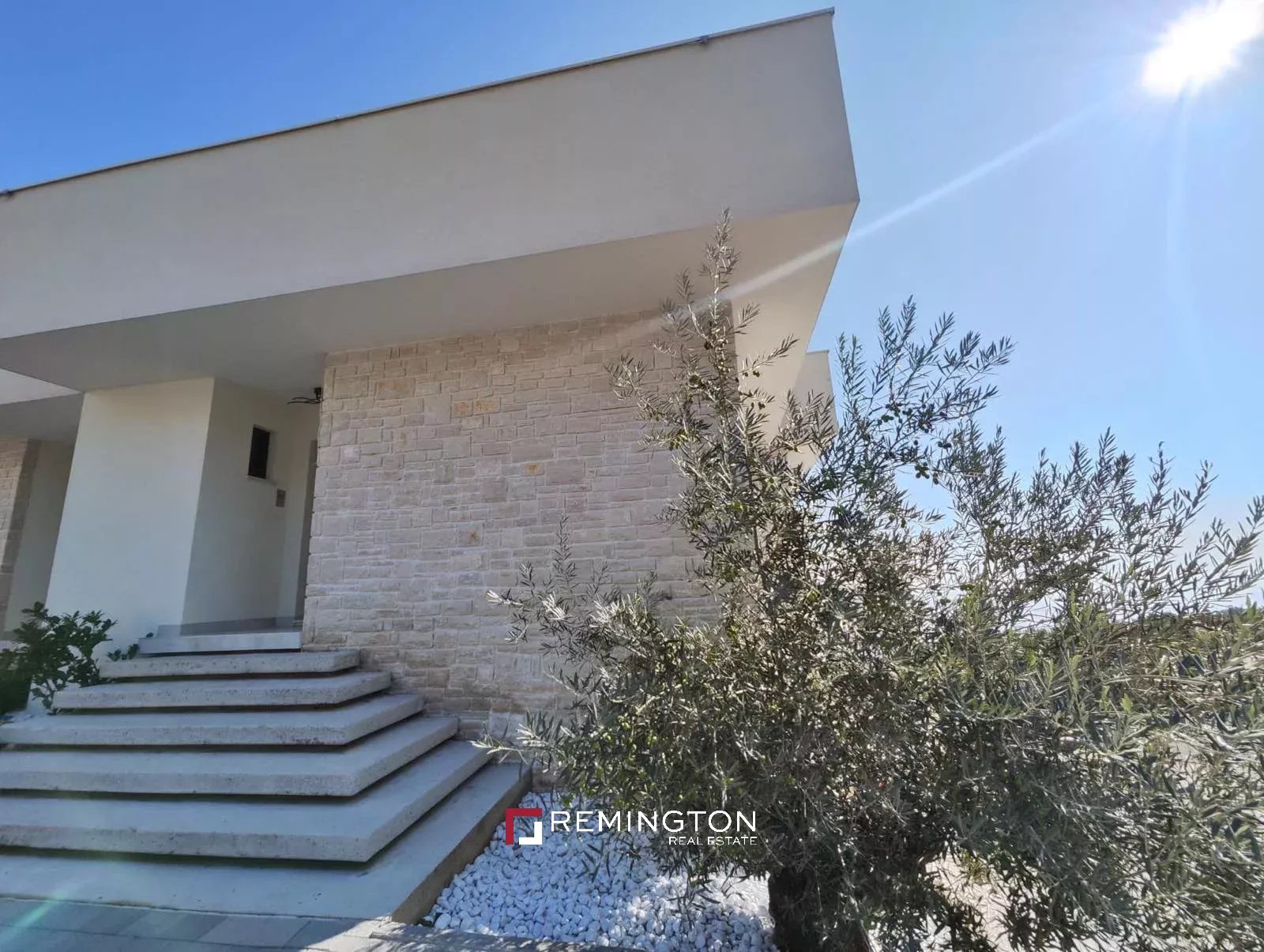 4 Bedroom Villa/Townhouse's Image 15