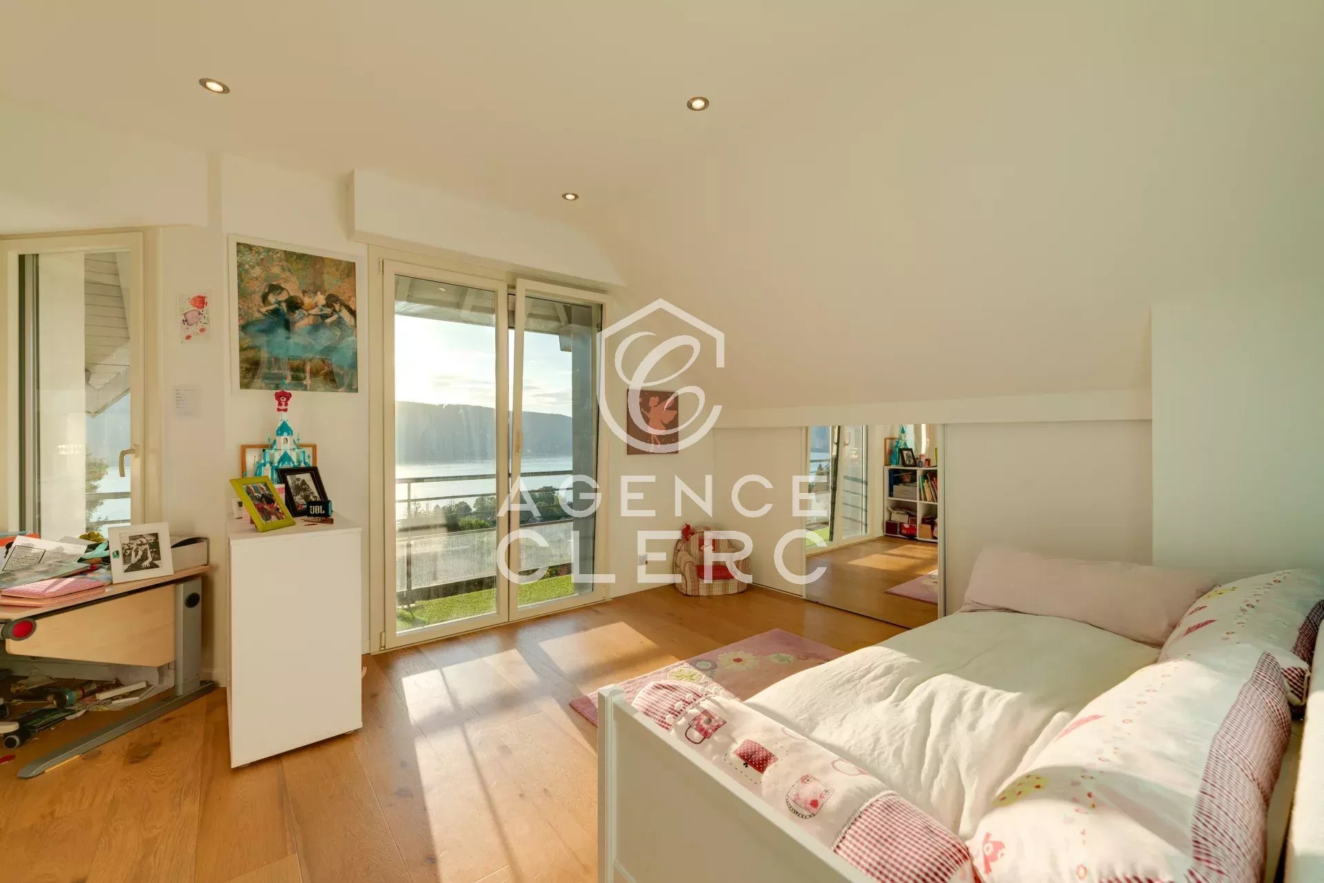 6 Bedroom Villa/Townhouse's Image 12