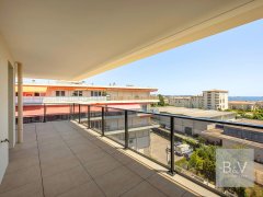 91 m² 4-room apartment with terrace and sea view — photo 2 of 4