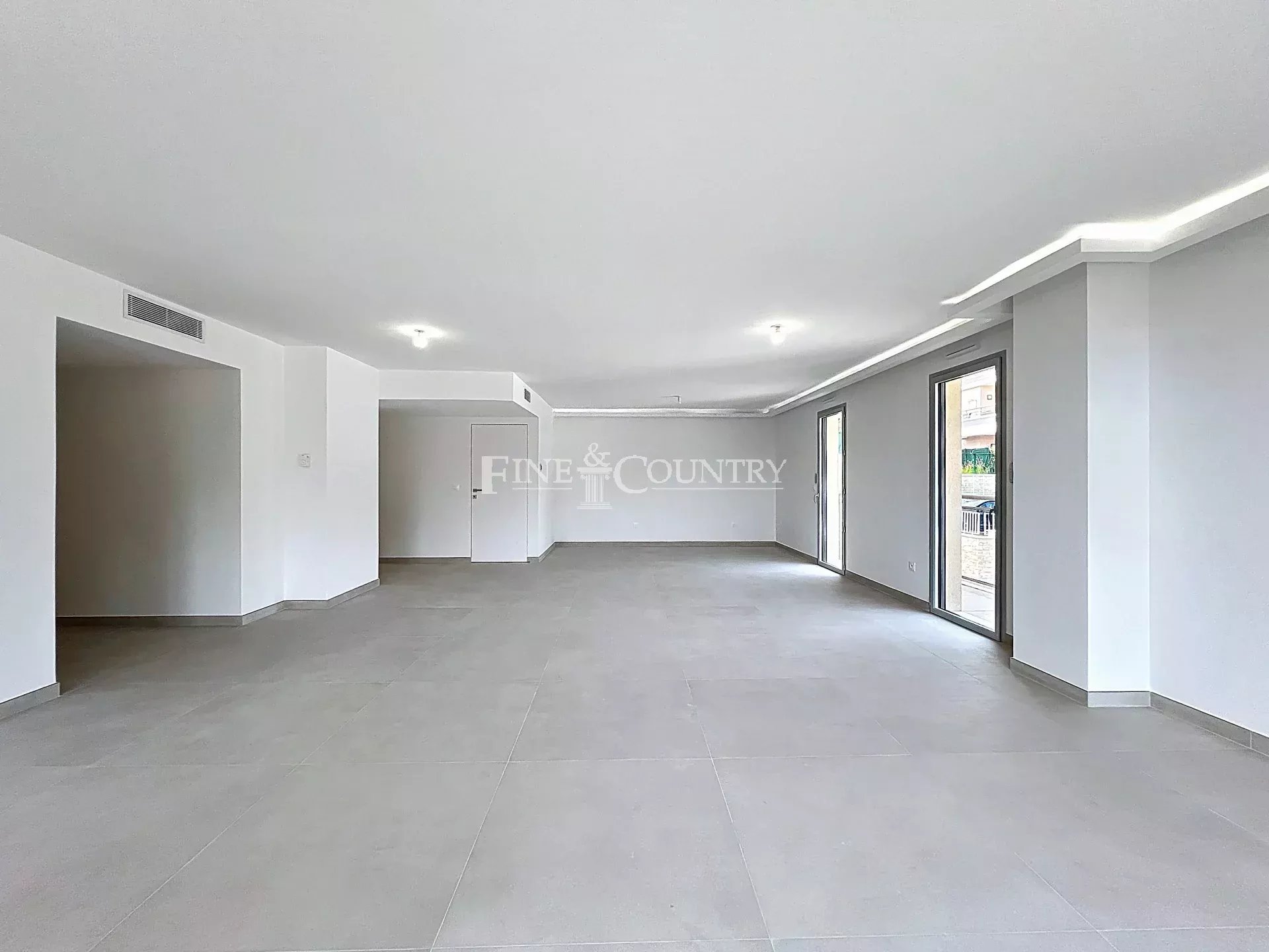 Photo of Apartment for Sale – Le Cannet – Sea View