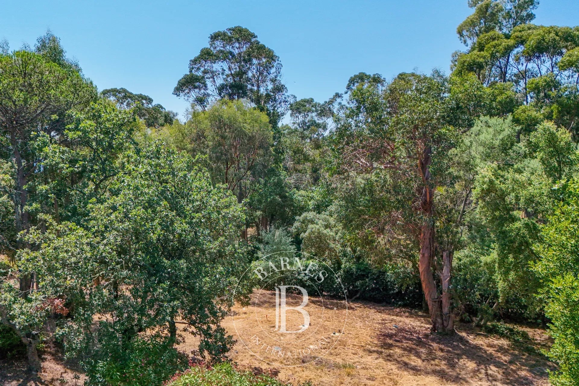 GRIMAUD – Beauvallon Bartole – Rare Building Plot with Approved Permit