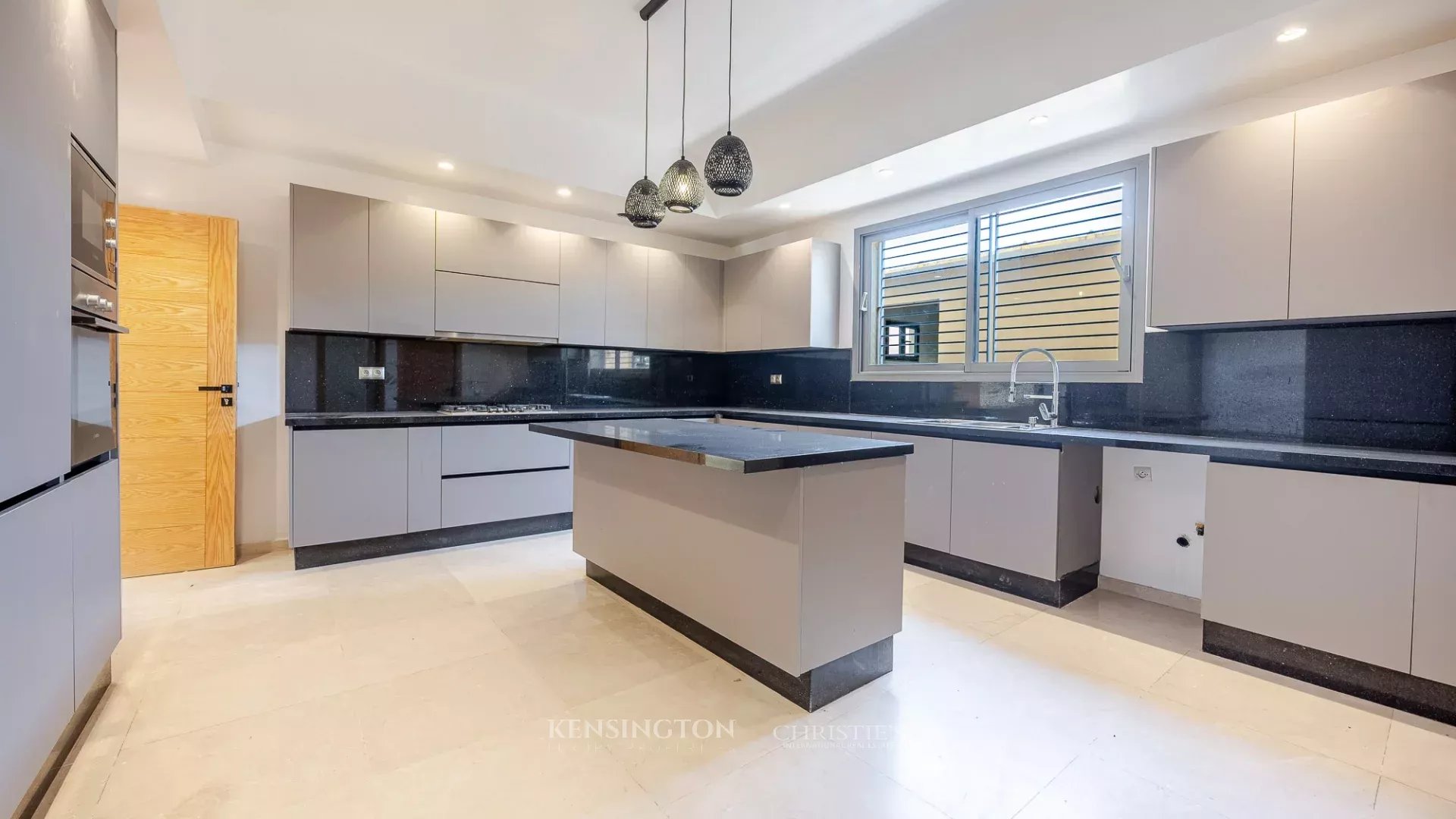 4 Bedroom Villa/Townhouse's Image 11