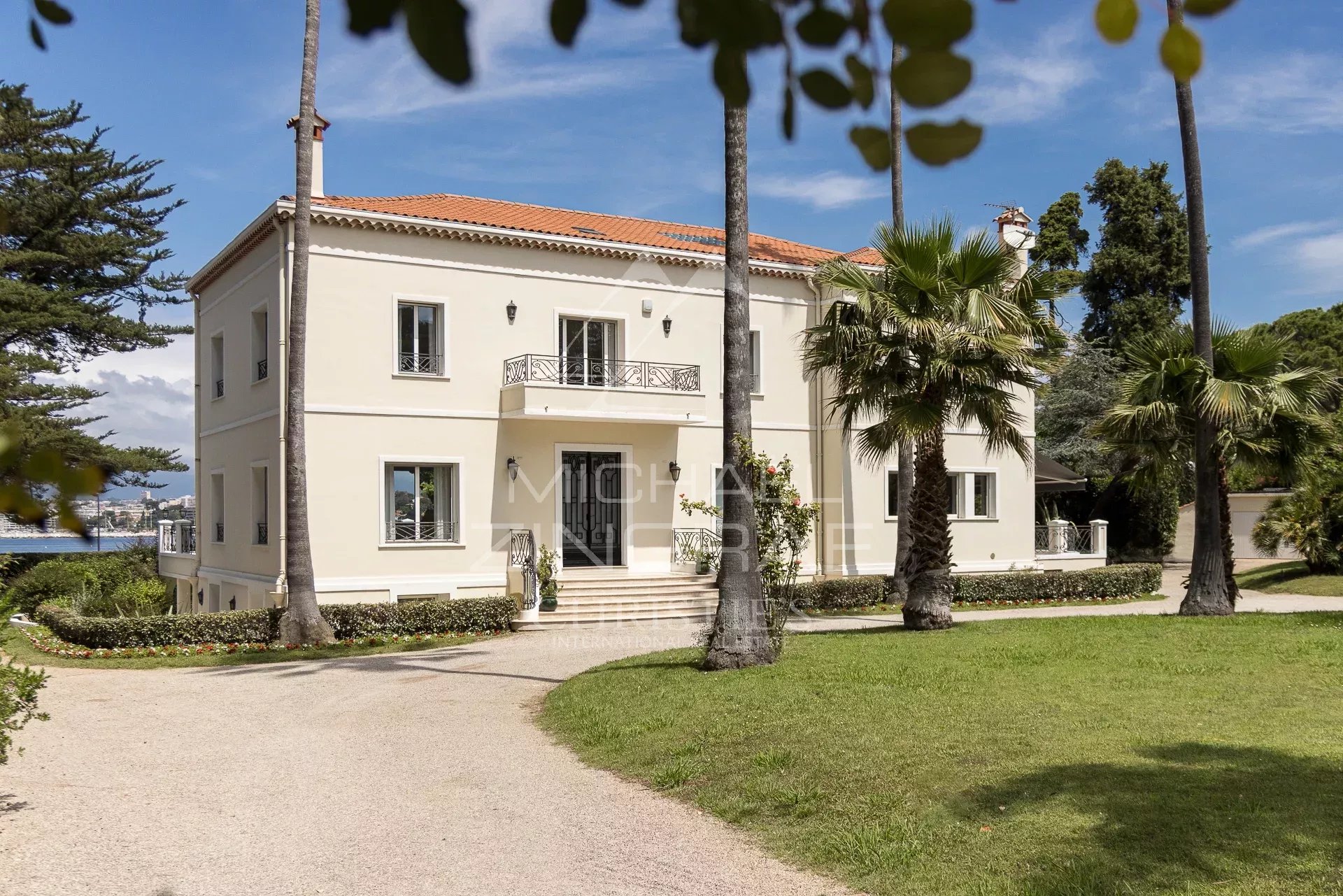 10 Bedroom Villa/Townhouse's Image 16