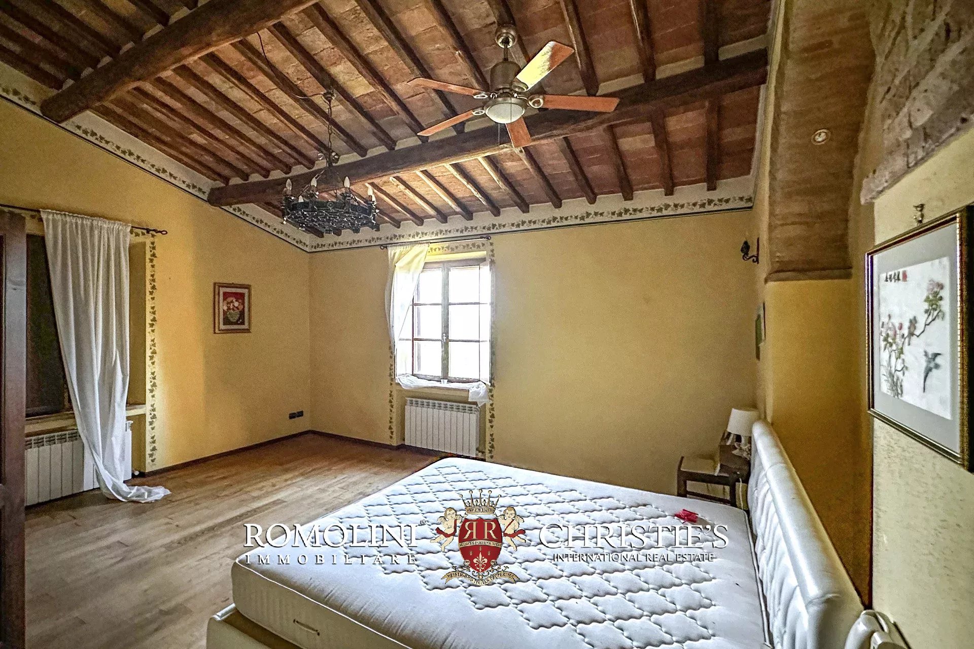 8 Bedroom Vineyard's Image 52