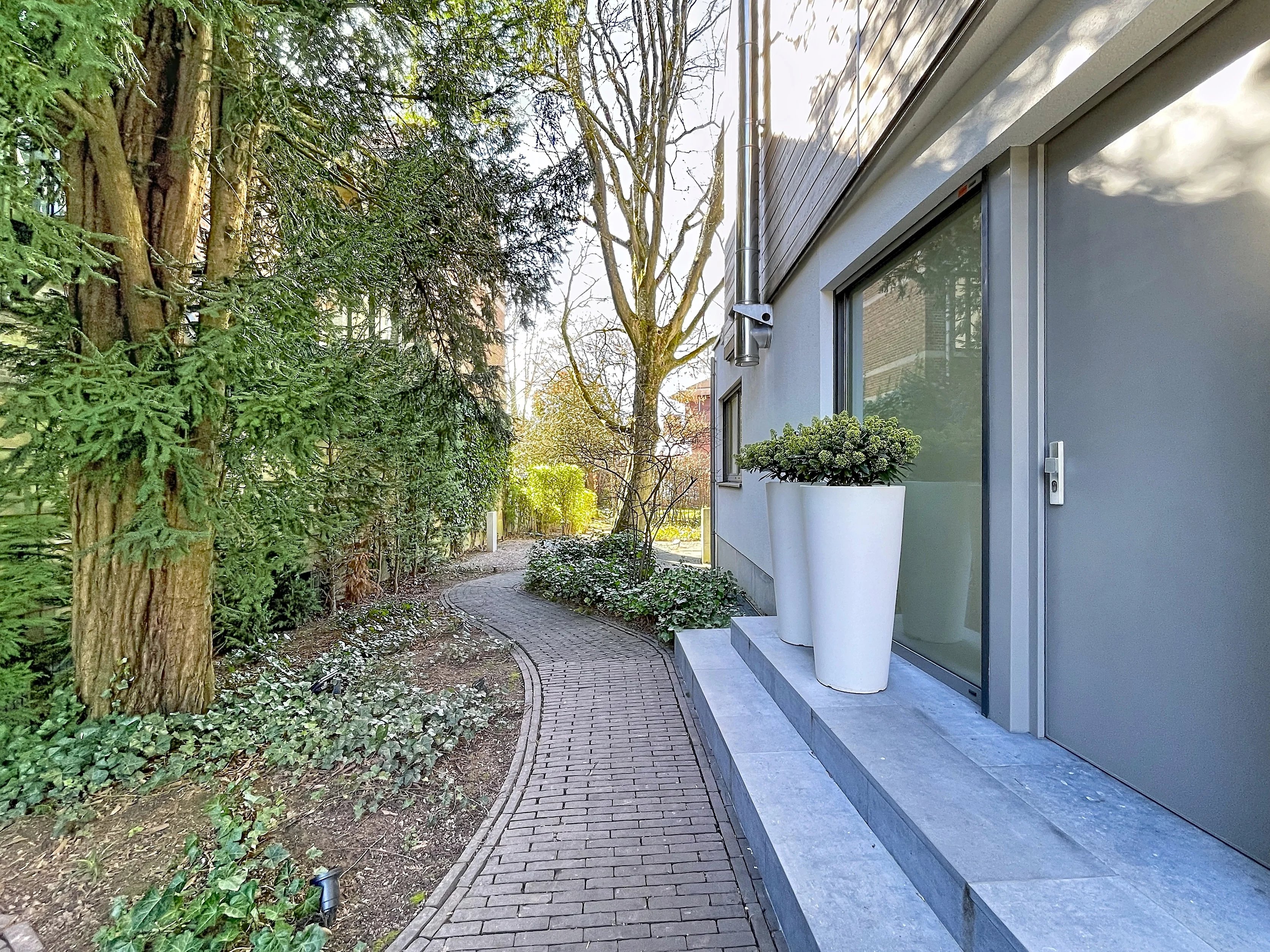 Hamoir- Maison darchitecte rénovée et baignée de lumière