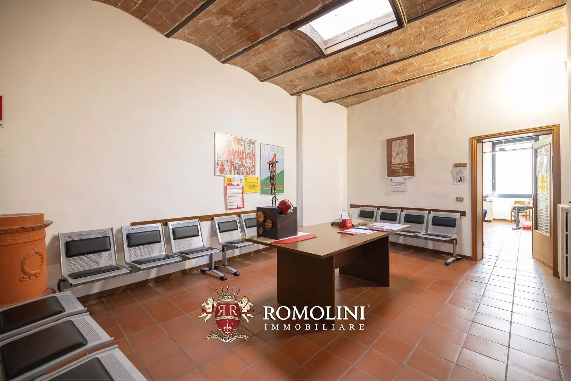 8 Bedroom Villa/Townhouse's Image 5