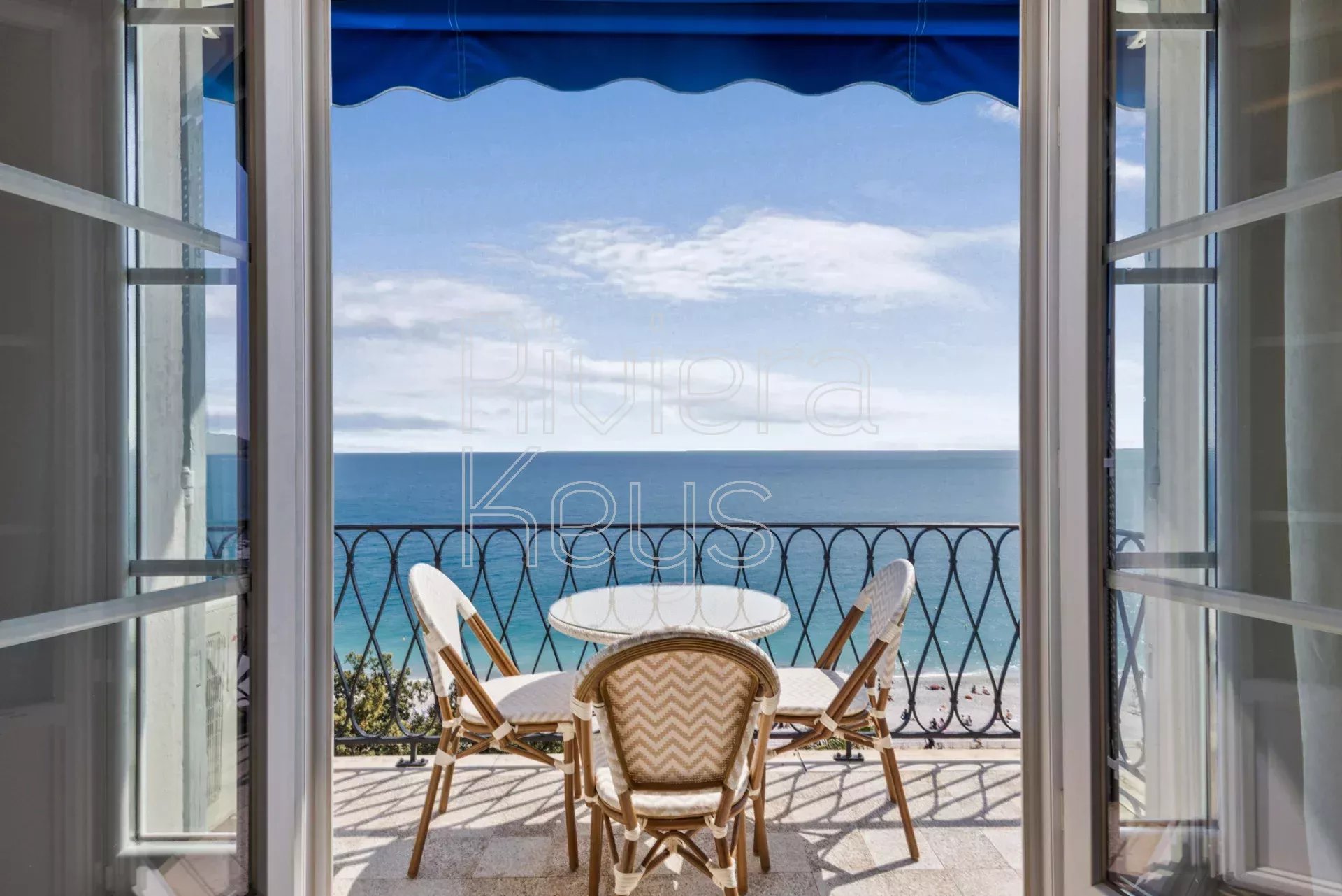 NICE – Quai des États-Unis: Sumptuous 2-Bedroom Apartment with Balcony and Panoramic Sea View