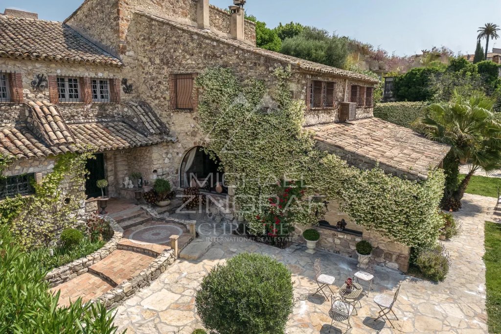 Villa for sale in Biot — Historic 5-Bedroom Luxury Villa for Sale in Biot Village, France