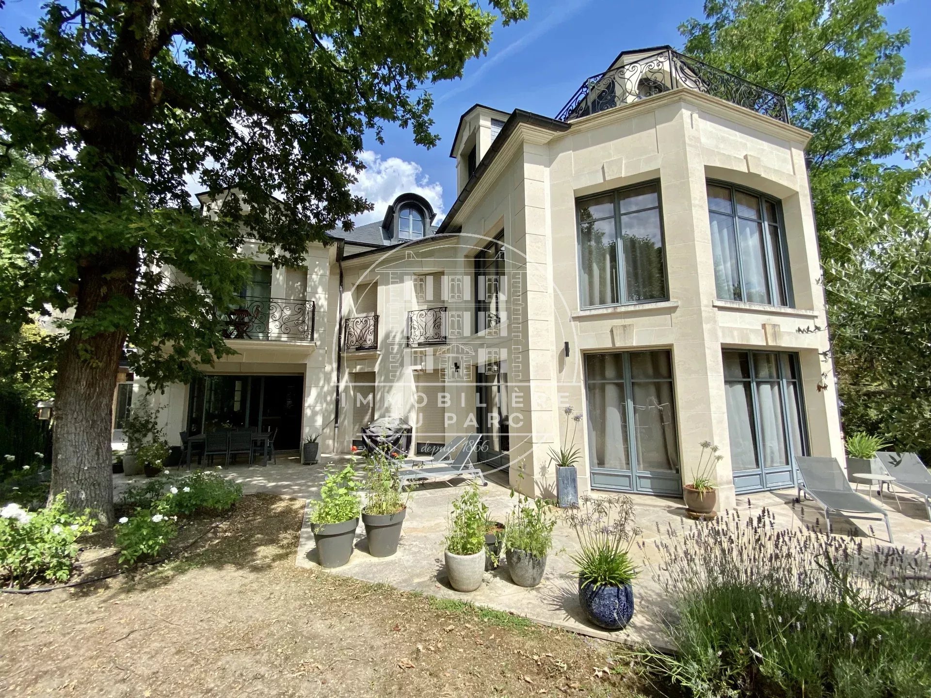 Agence immobilière de 
