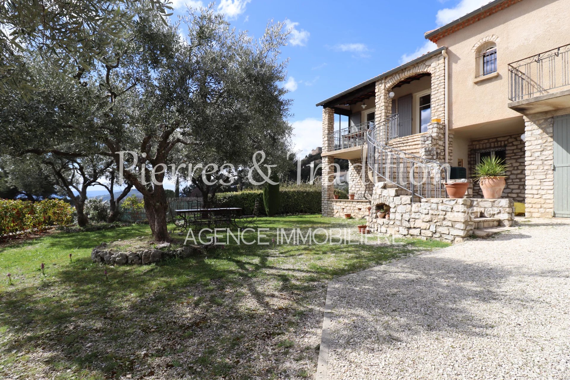 Agence immobilière de Pierres et Tradition en Luberon Apt