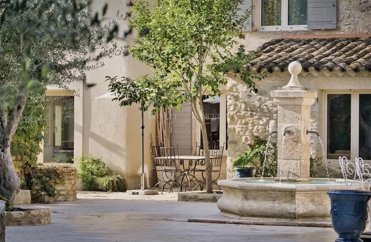 6 Bedroom Villa/Townhouse's Image 20