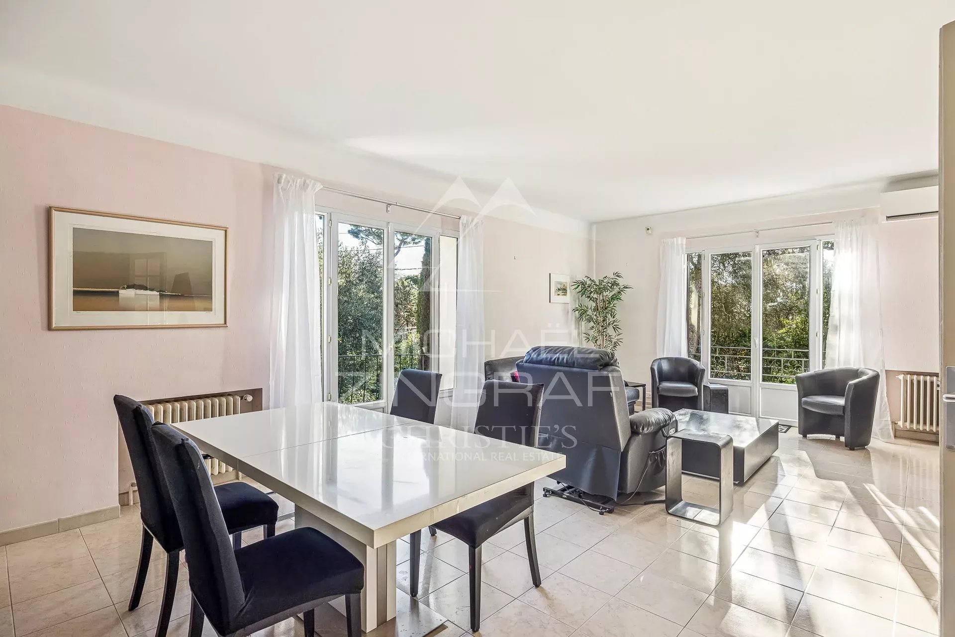 5 Bedroom Villa/Townhouse's Image 4