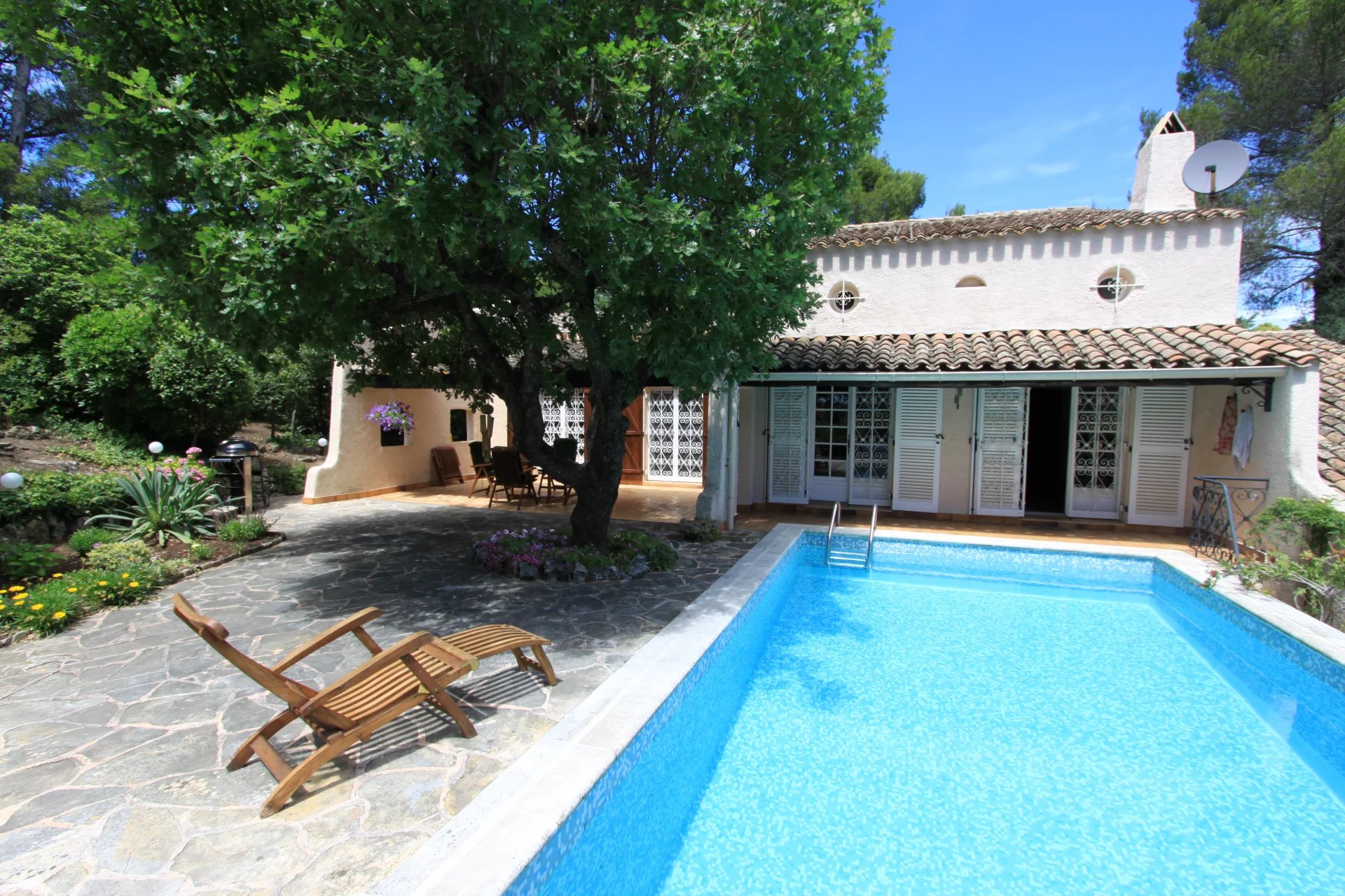 Maison à Fréjus avec piscine et jardin paradisiaque