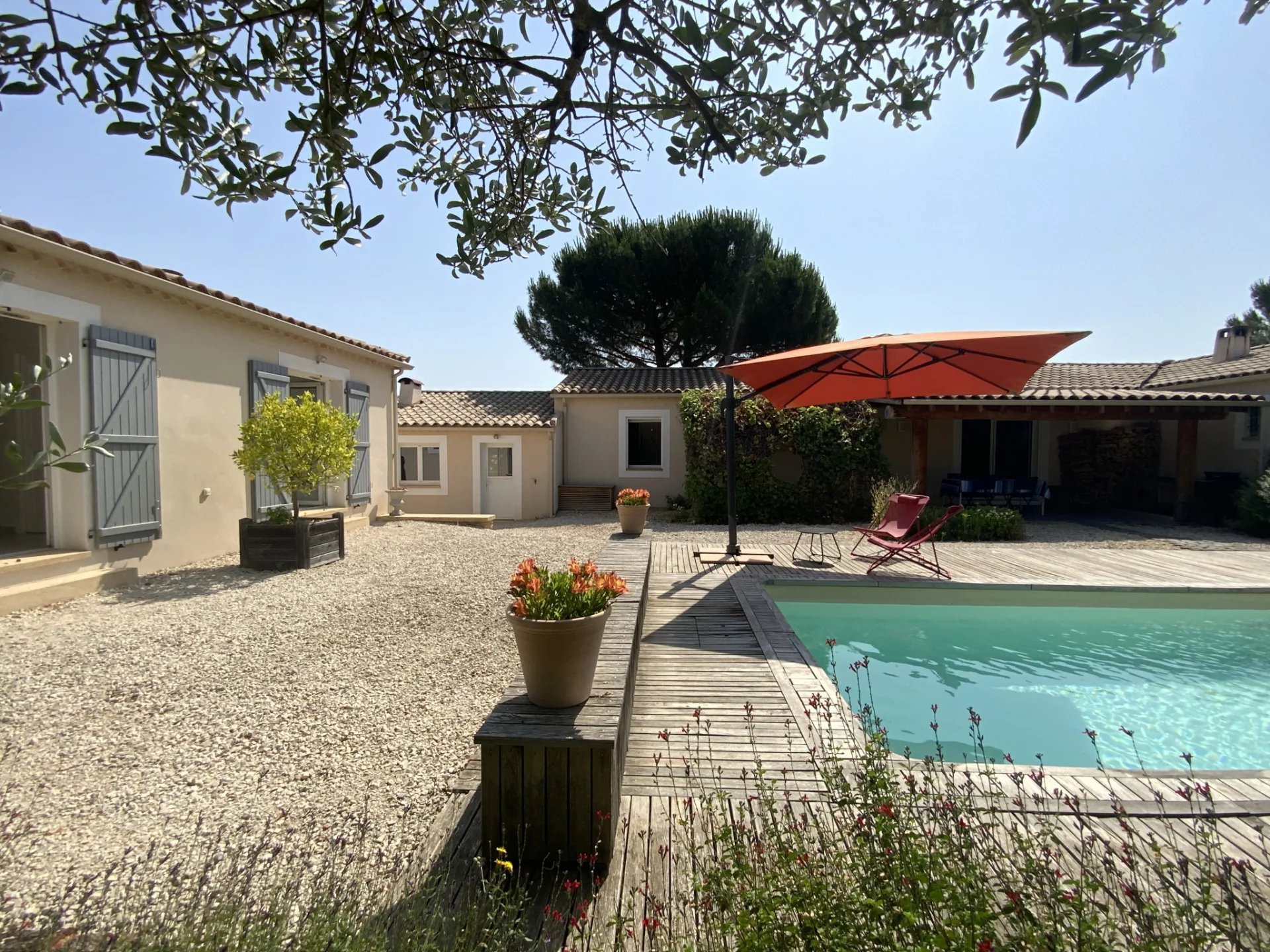 Maison de plain pied de 148 m2 avec piscine et T2 indépendan