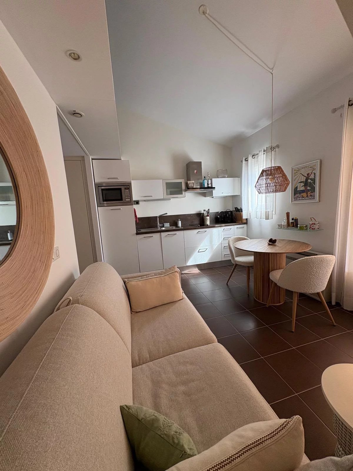 Studio lumineux en parfait état