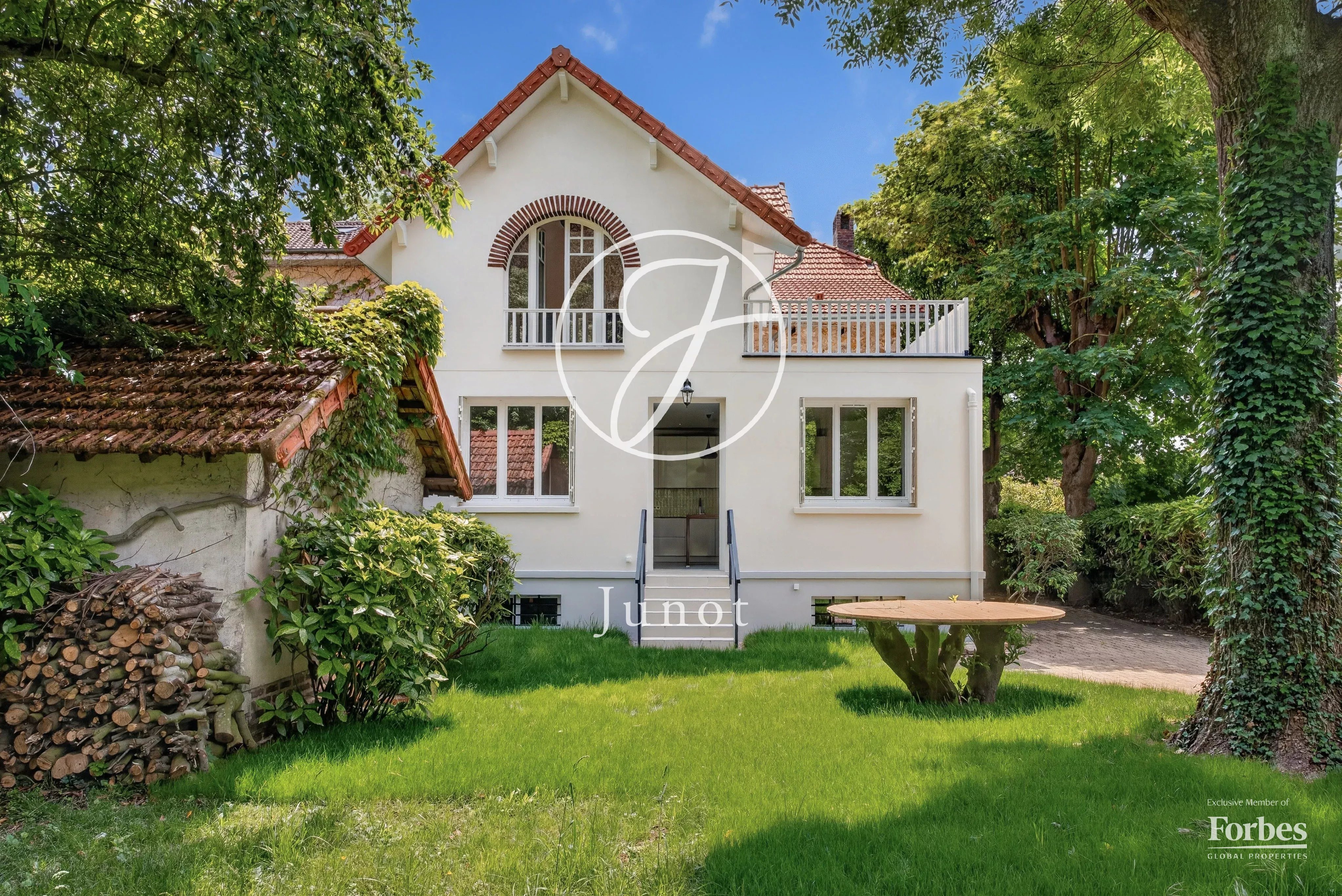 Saint-Cloud - MONTRETOUT - Maison 279 m² - 4 chambres- Terrain 827 m²