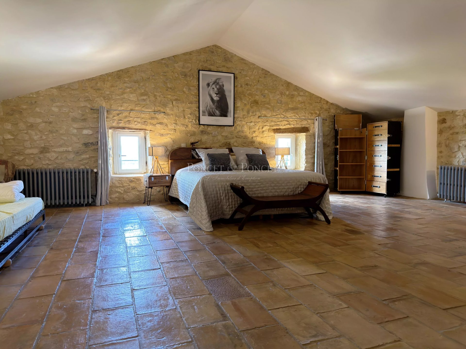 10 Bedroom Villa/Townhouse's Image 16