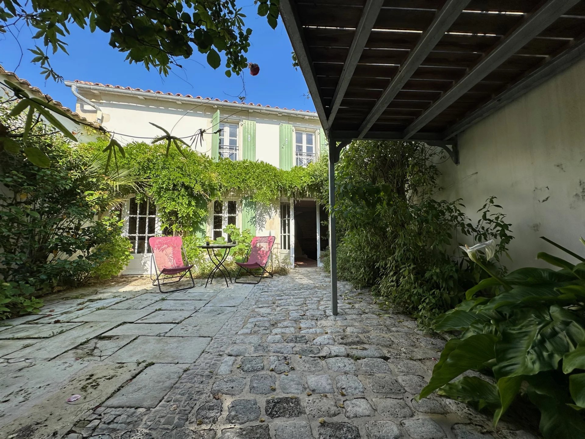Sale House La Flotte