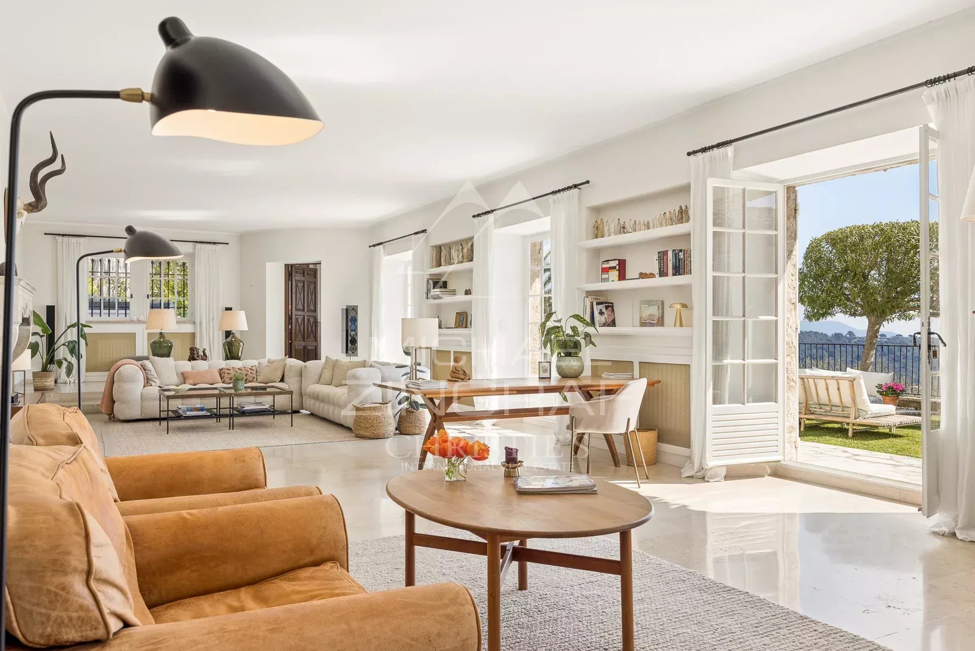 6 Bedroom Villa/Townhouse's Image 5