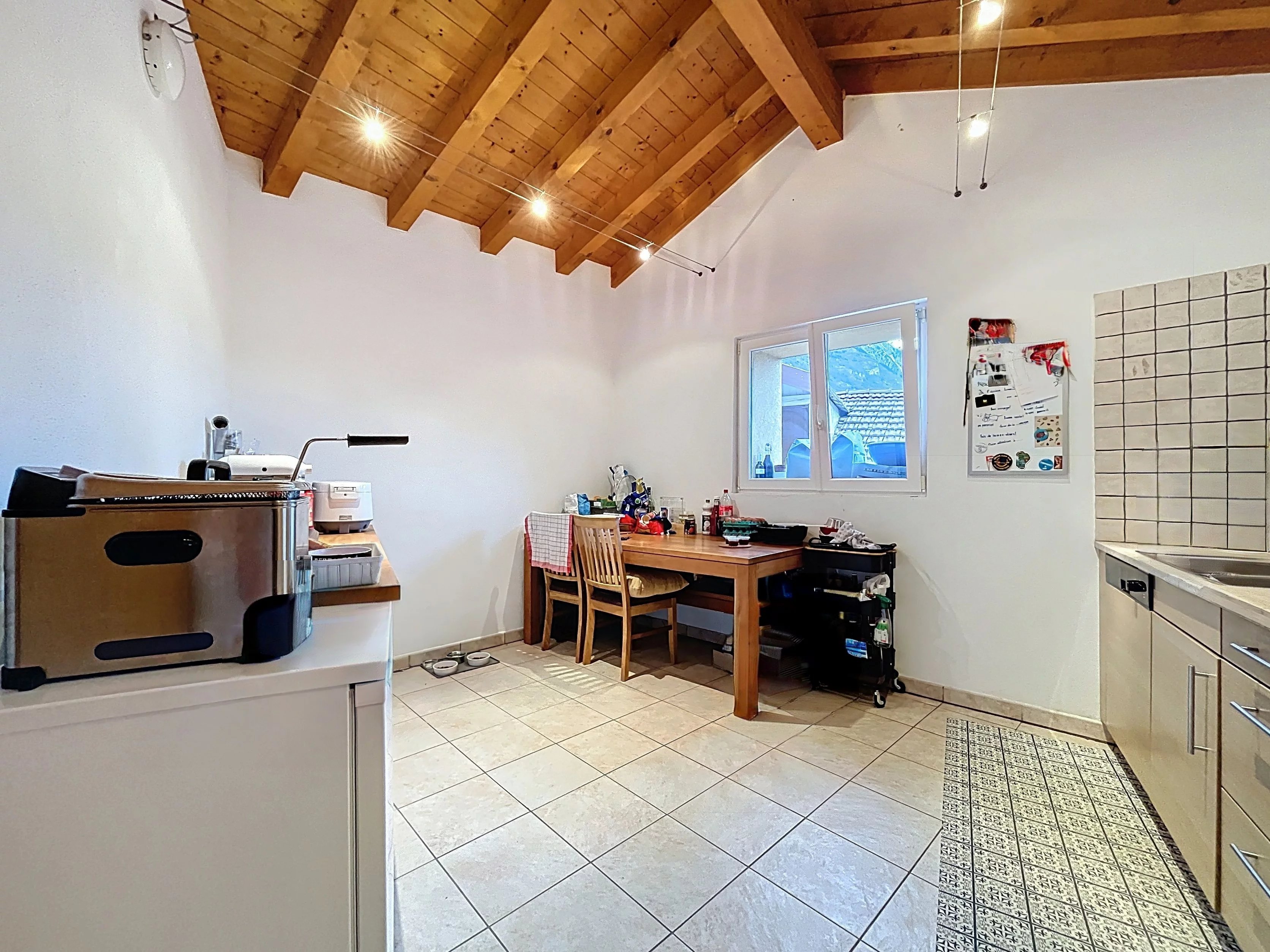 Belle maison contiguë