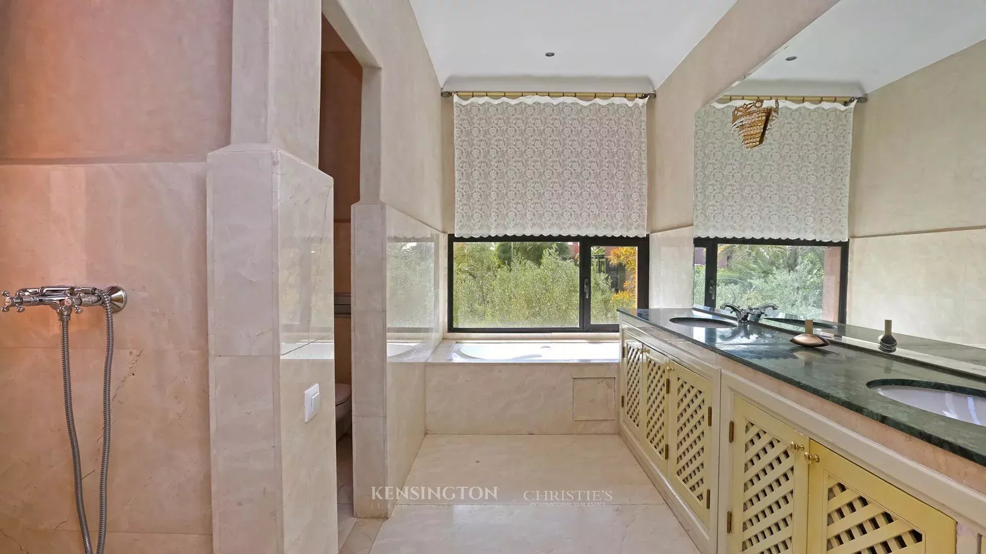 4 Bedroom Villa/Townhouse's Image 27