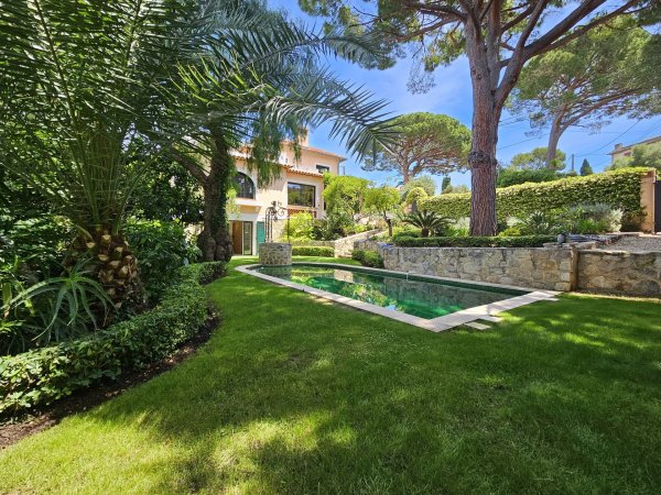 Beautiful cosy villa in prestigious private domain Antibes — photo 7