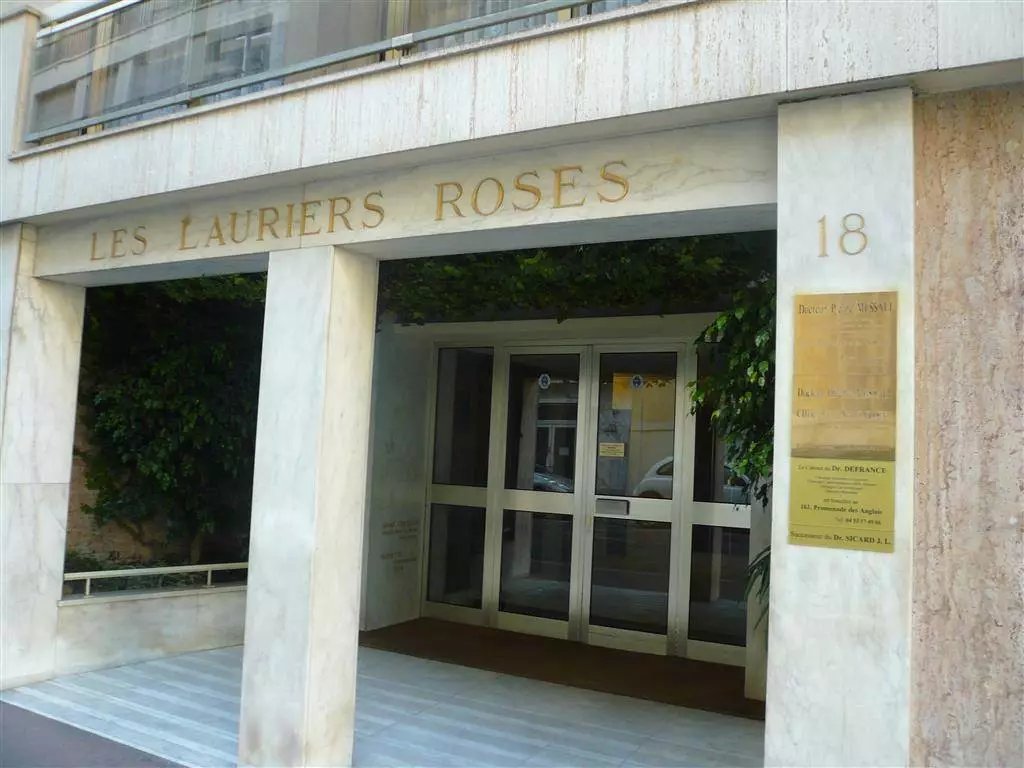 18 AV AUBER - LES LAURIERS ROSES