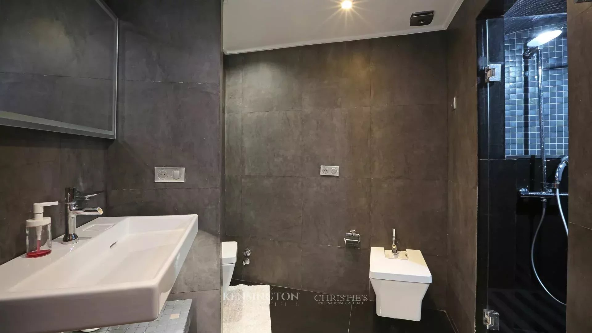 4 Bedroom Villa/Townhouse's Image 27