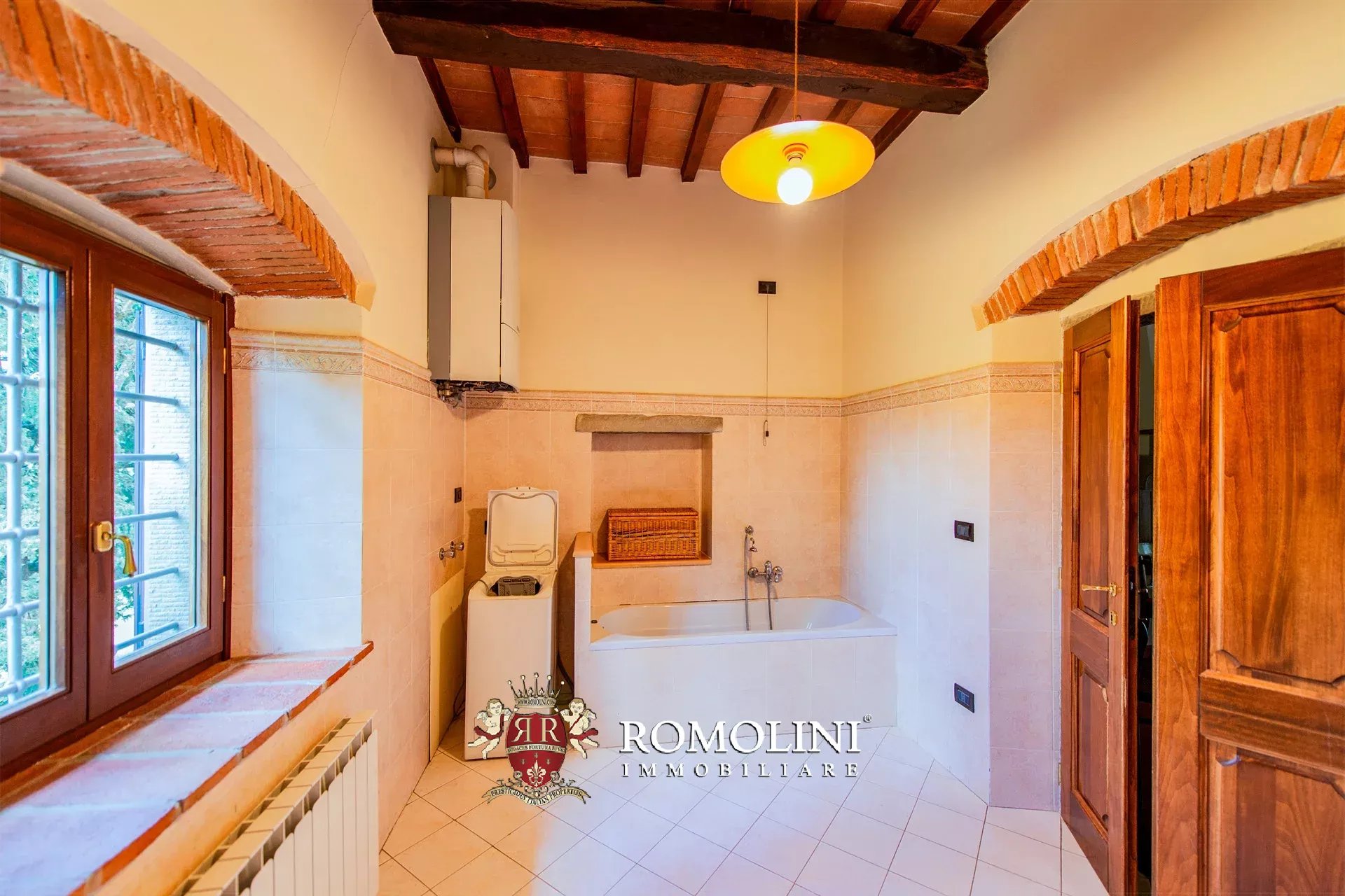 6 Bedroom Villa/Townhouse's Image 32