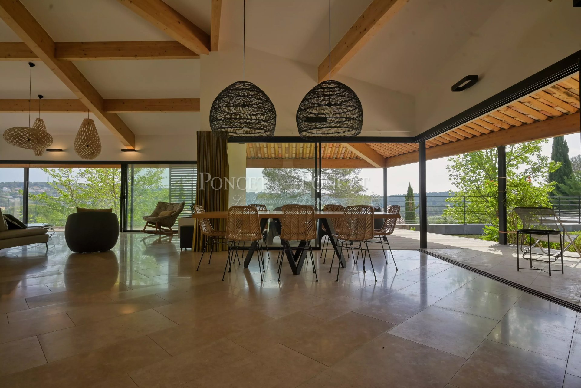 6 Bedroom Villa/Townhouse's Image 3