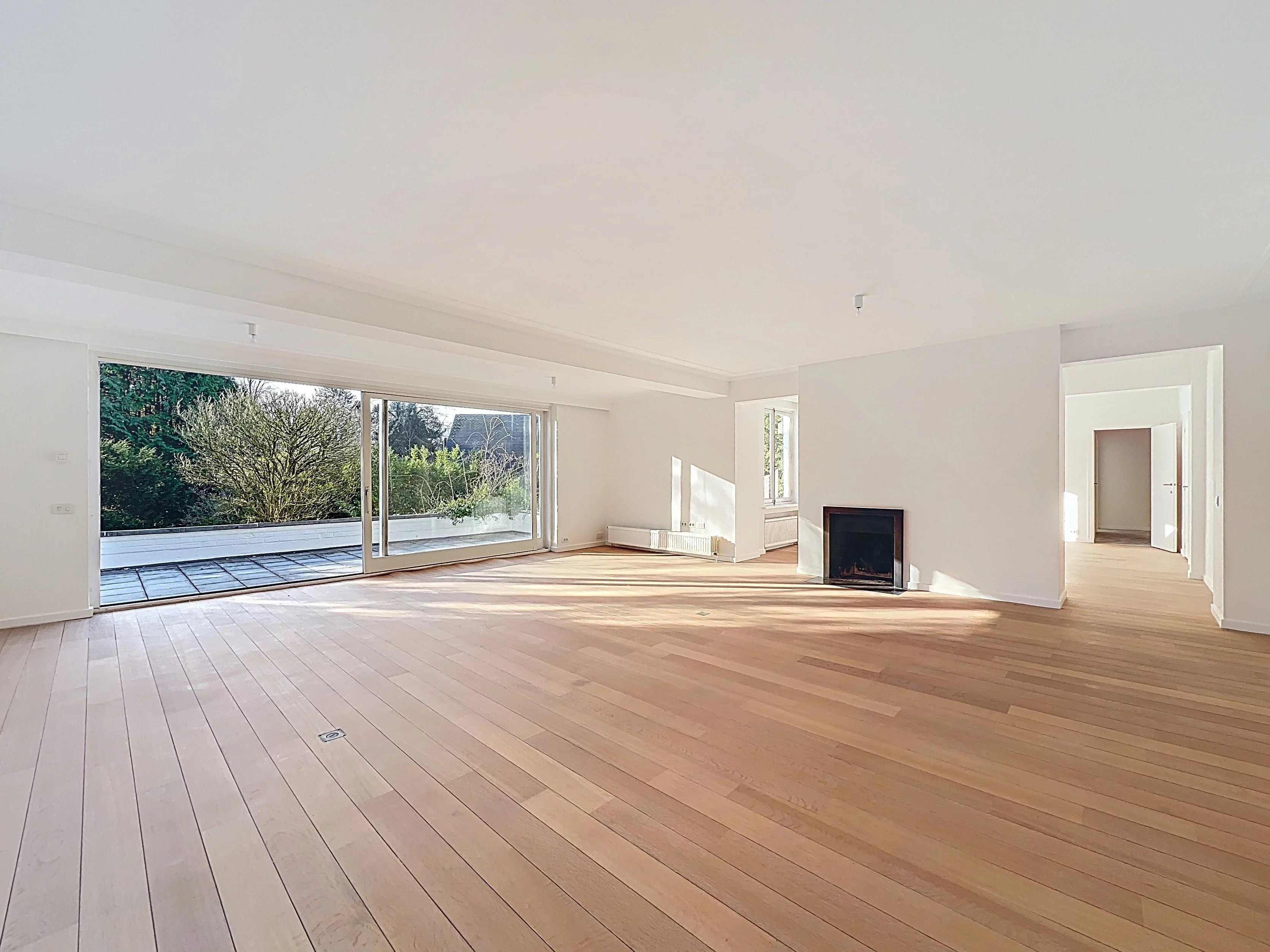 Uccle - Bright 3-bedroom apartment with terrace in a quiet, green setting