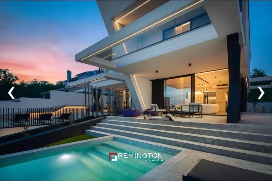 4 Bedroom Villa/Townhouse's Image 19