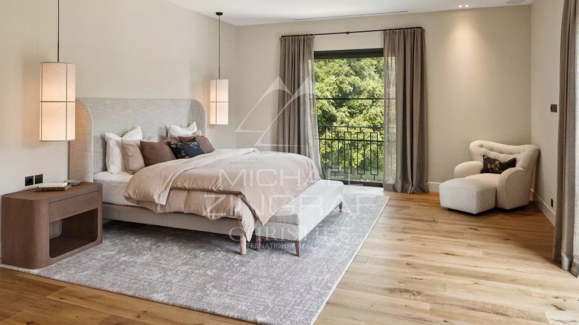 11 Bedroom Villa/Townhouse's Image 7