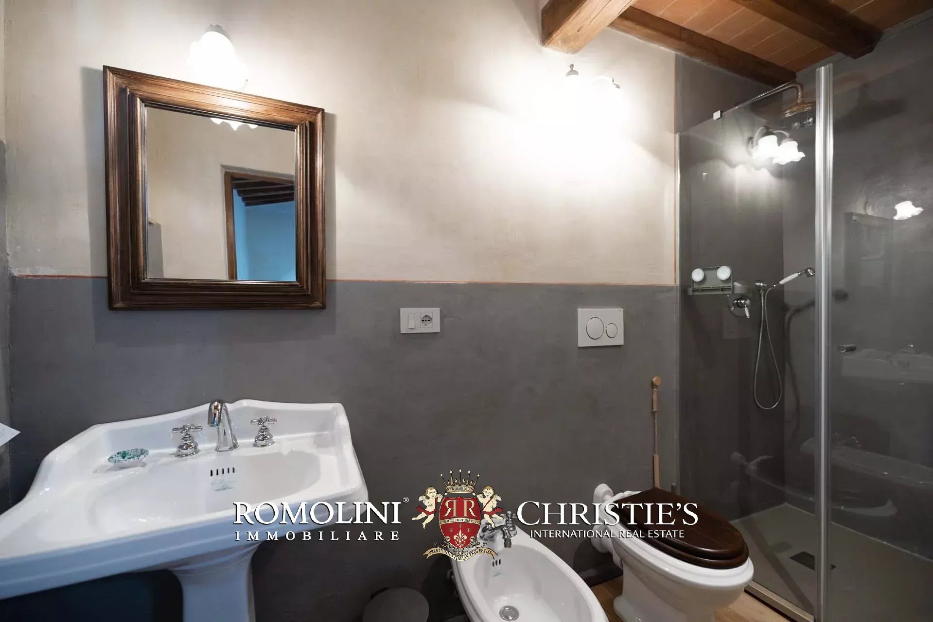 13 Bedroom Villa/Townhouse's Image 96