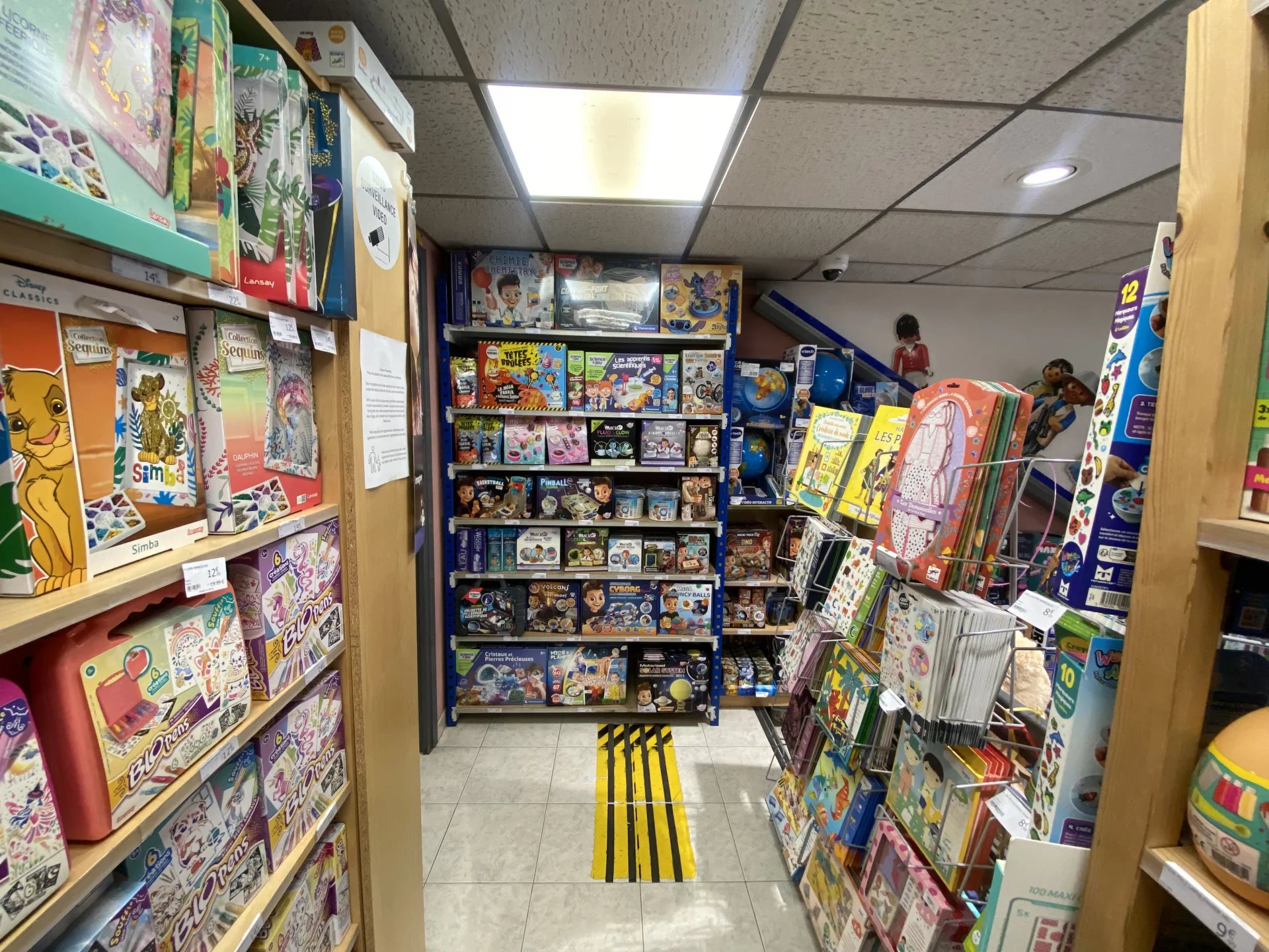 Corner Experience / Sciences