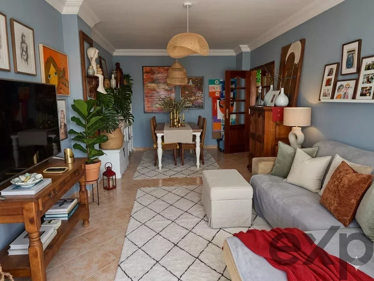 Panoramic Refuge in Alvor: Top Floor 1-Bedroom+1 with City and Mountain Views 86815443 image 3