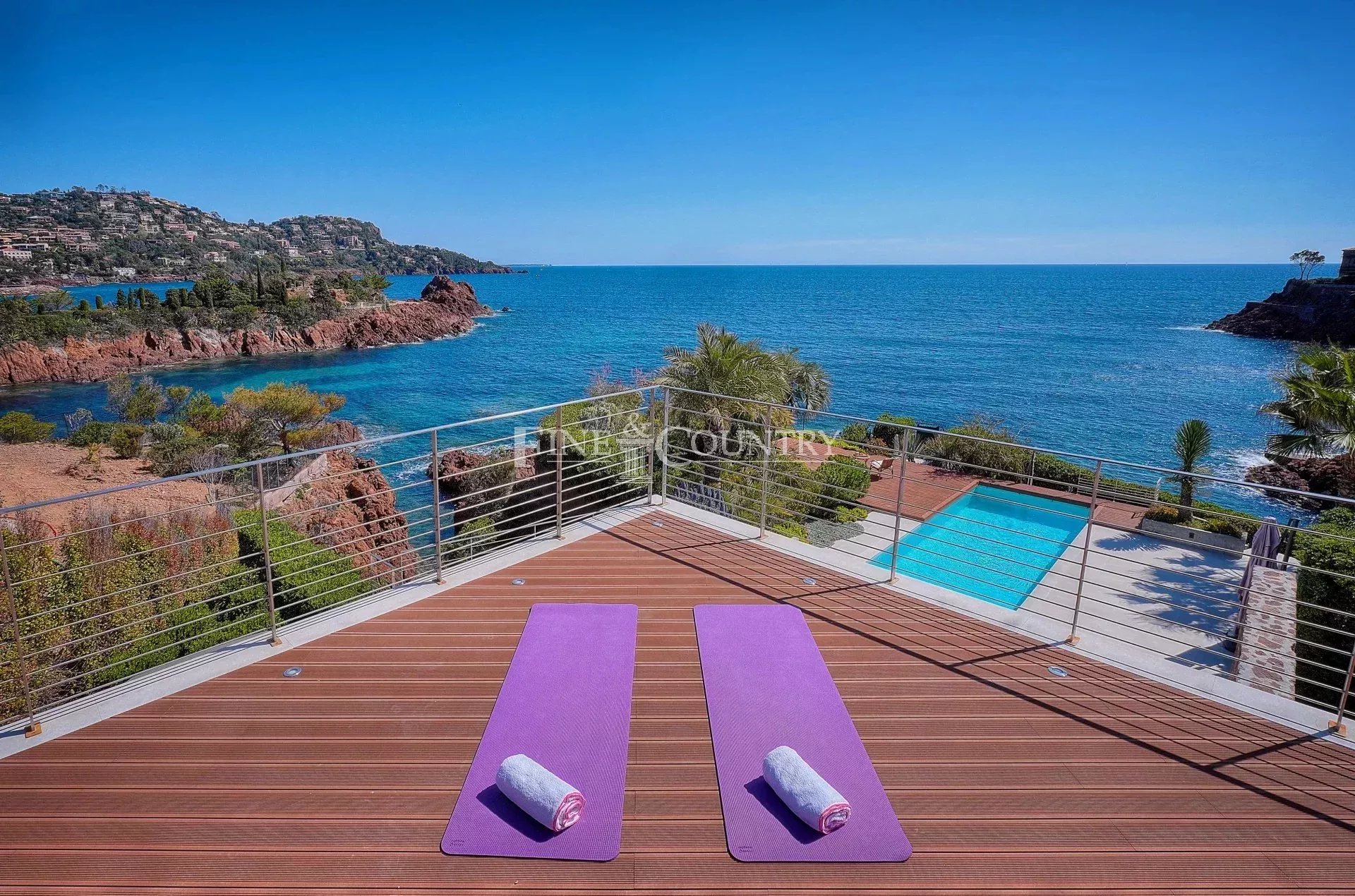 Photo of Seafront Villa for sale in Theoule-sur-Mer