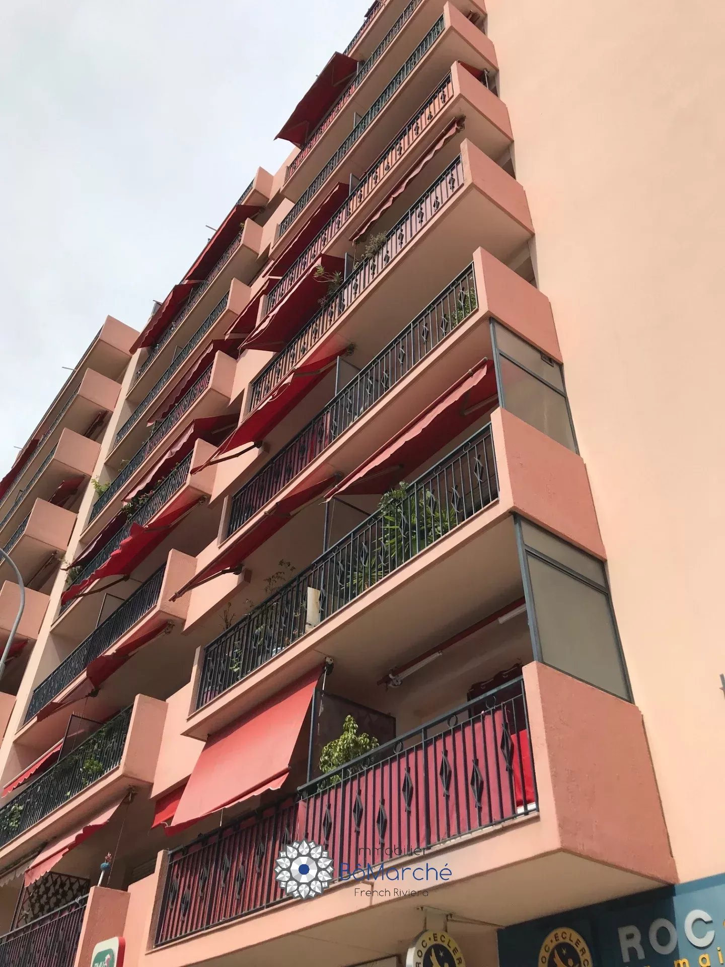 Agence immobilière de 