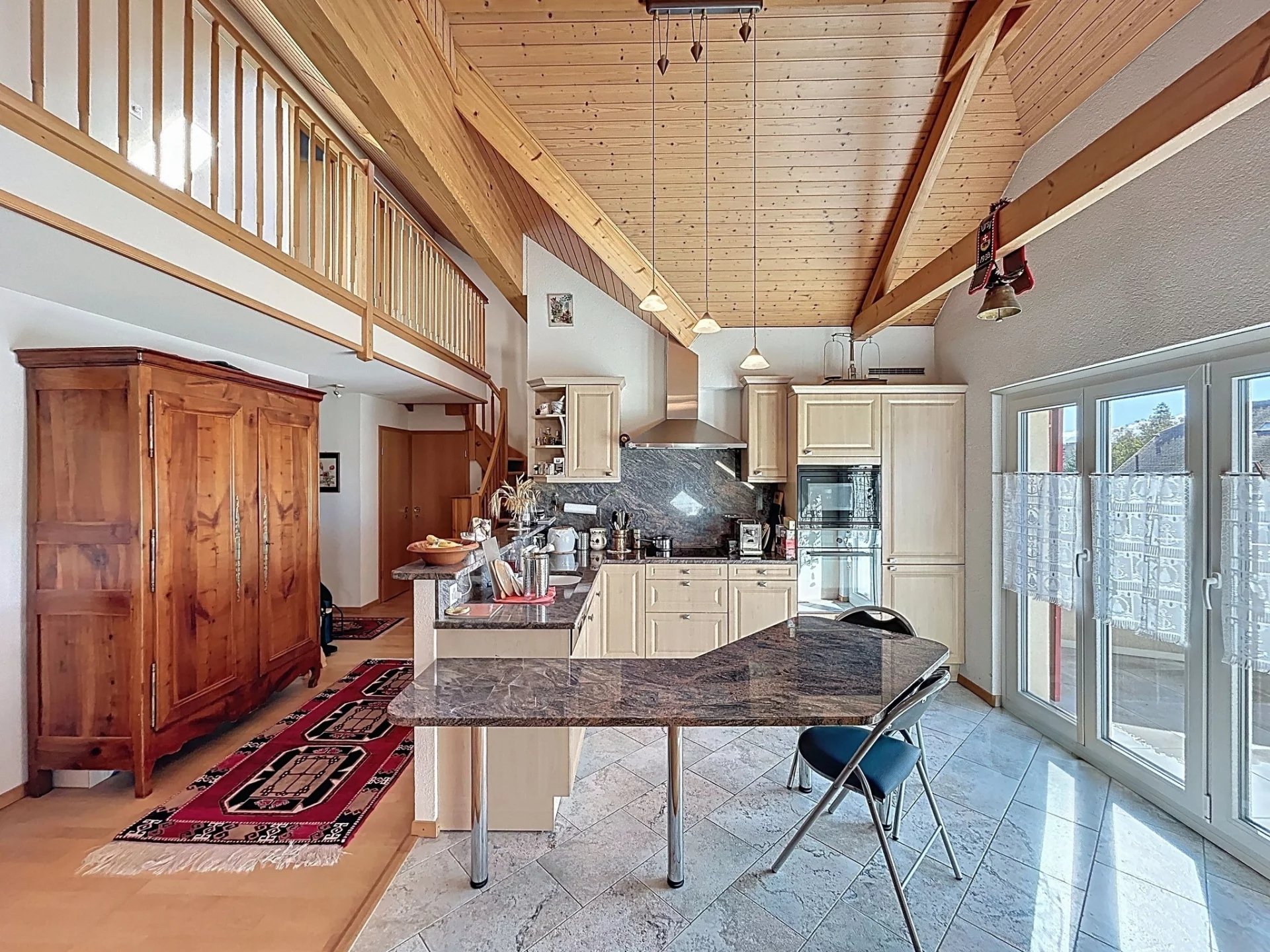 Parfait pour une famille ! Lumineux et spacieux !