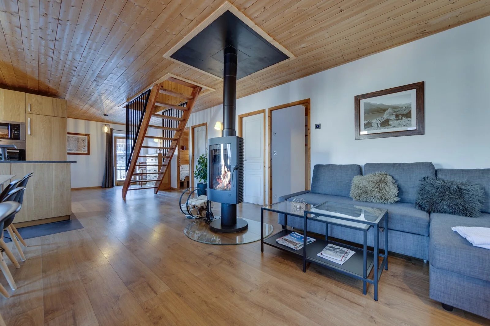 APPARTEMENT 6 PIECES - ARC 1600