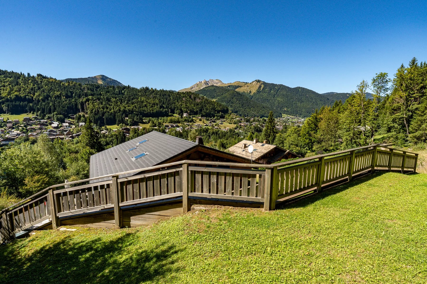 Photo of MONTRIOND - Exceptional 5-bedroom chalet in Montriond with cinema room and large garden