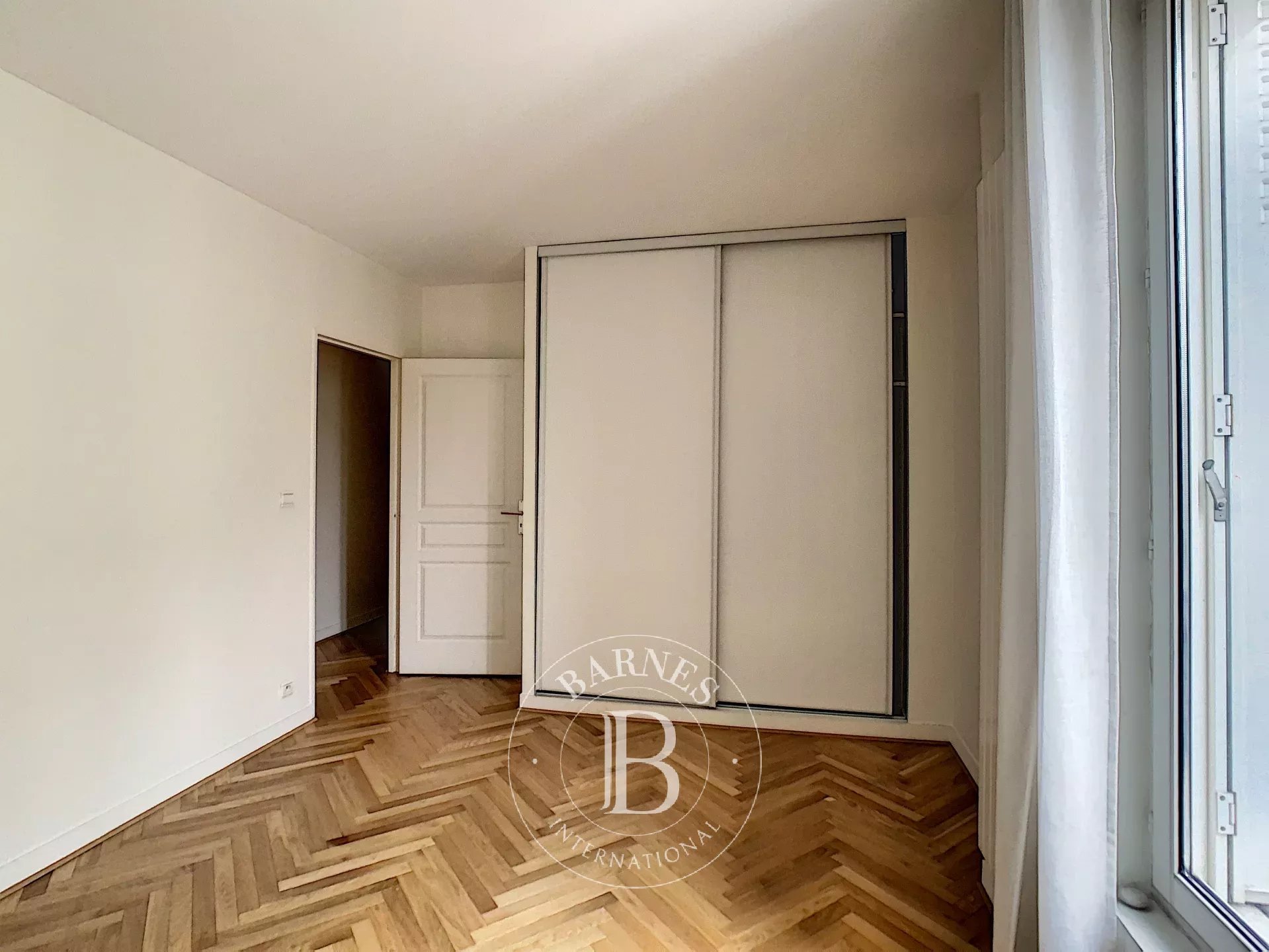 Daire Paris 8ème - picture 10