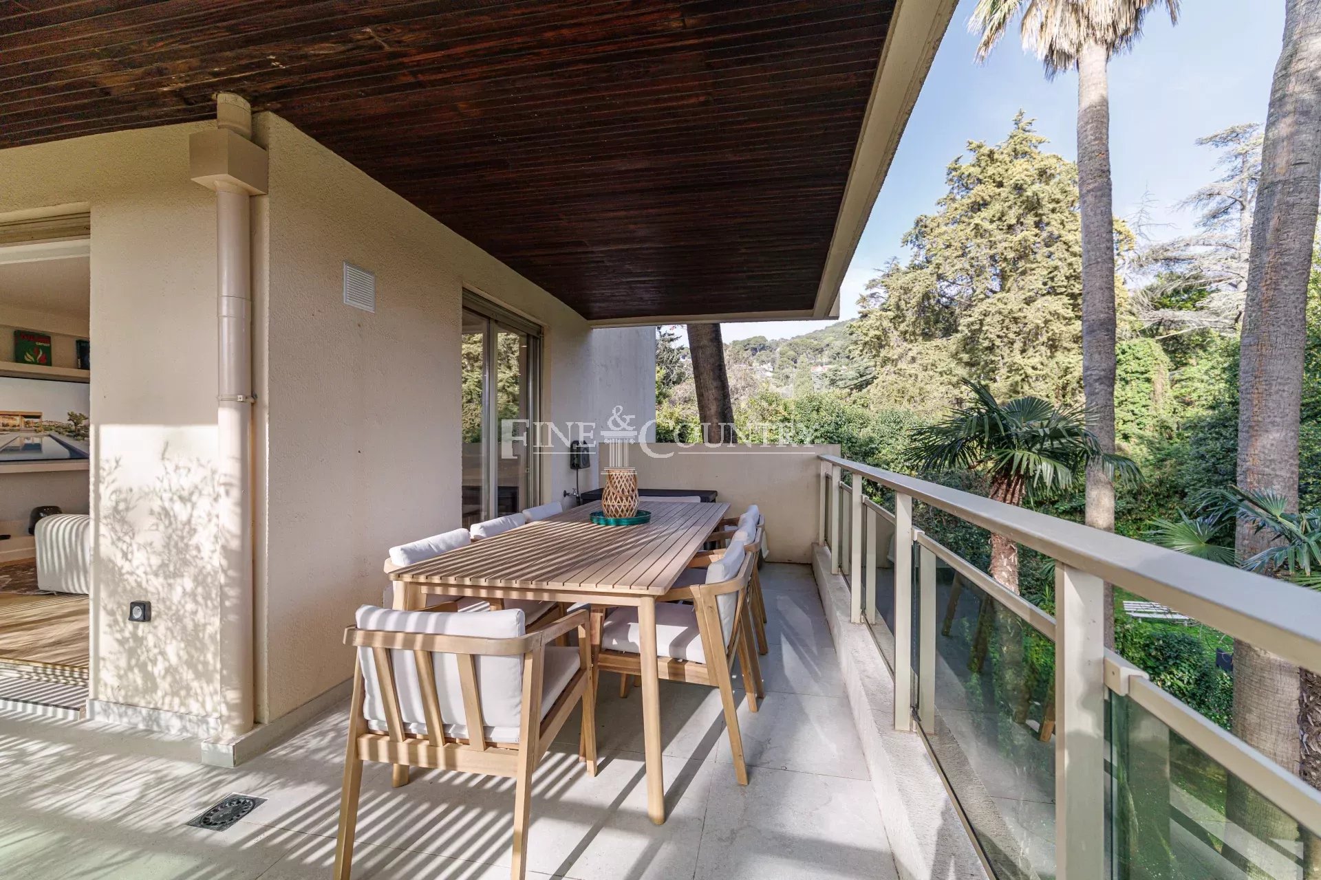 Photo of For Sale – 2-Bedroom Apartment – Cannes Montrose