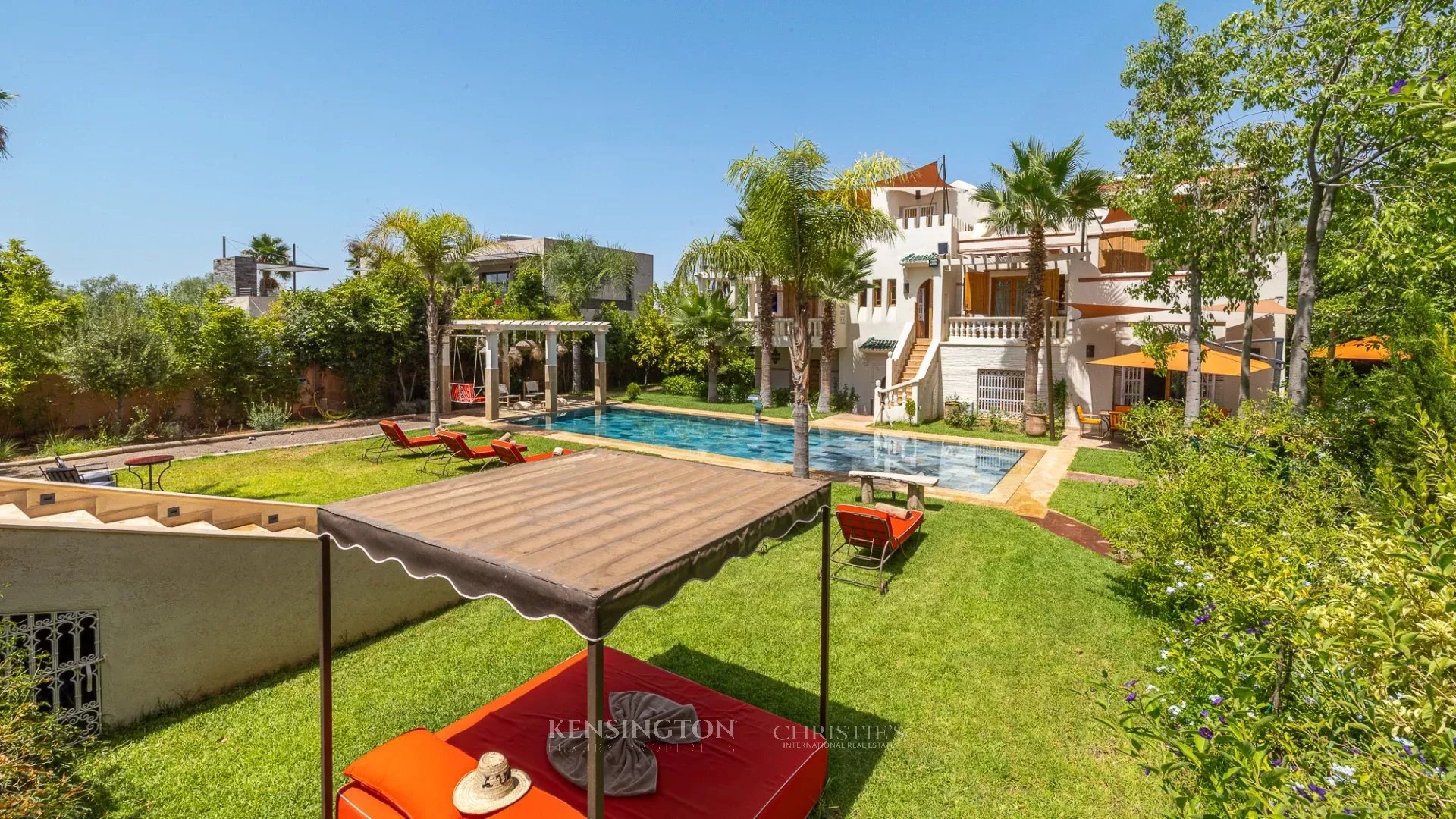 6 Bedroom Villa/Townhouse's Image 24
