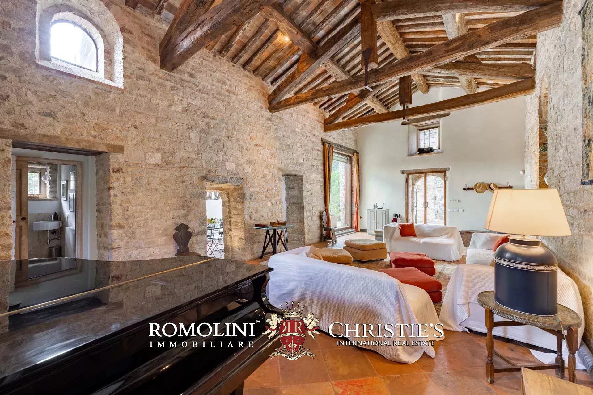 8 Bedroom Villa/Townhouse's Image 32