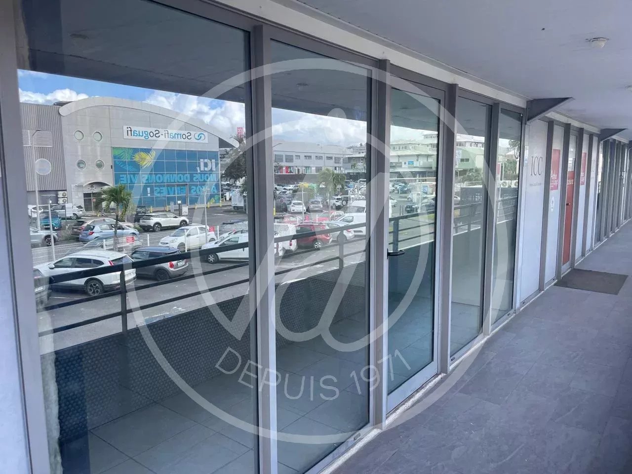 À louer 47m2 -  Local bureau à Jarry, Baie-Mahault