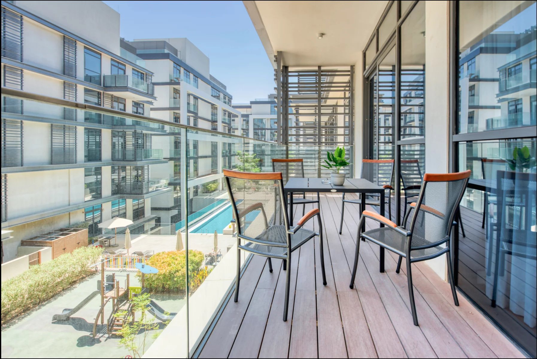 Dubai - Apartment - Holiday rental - 5 Persons - 2 Bedrooms - Swimming Pool.