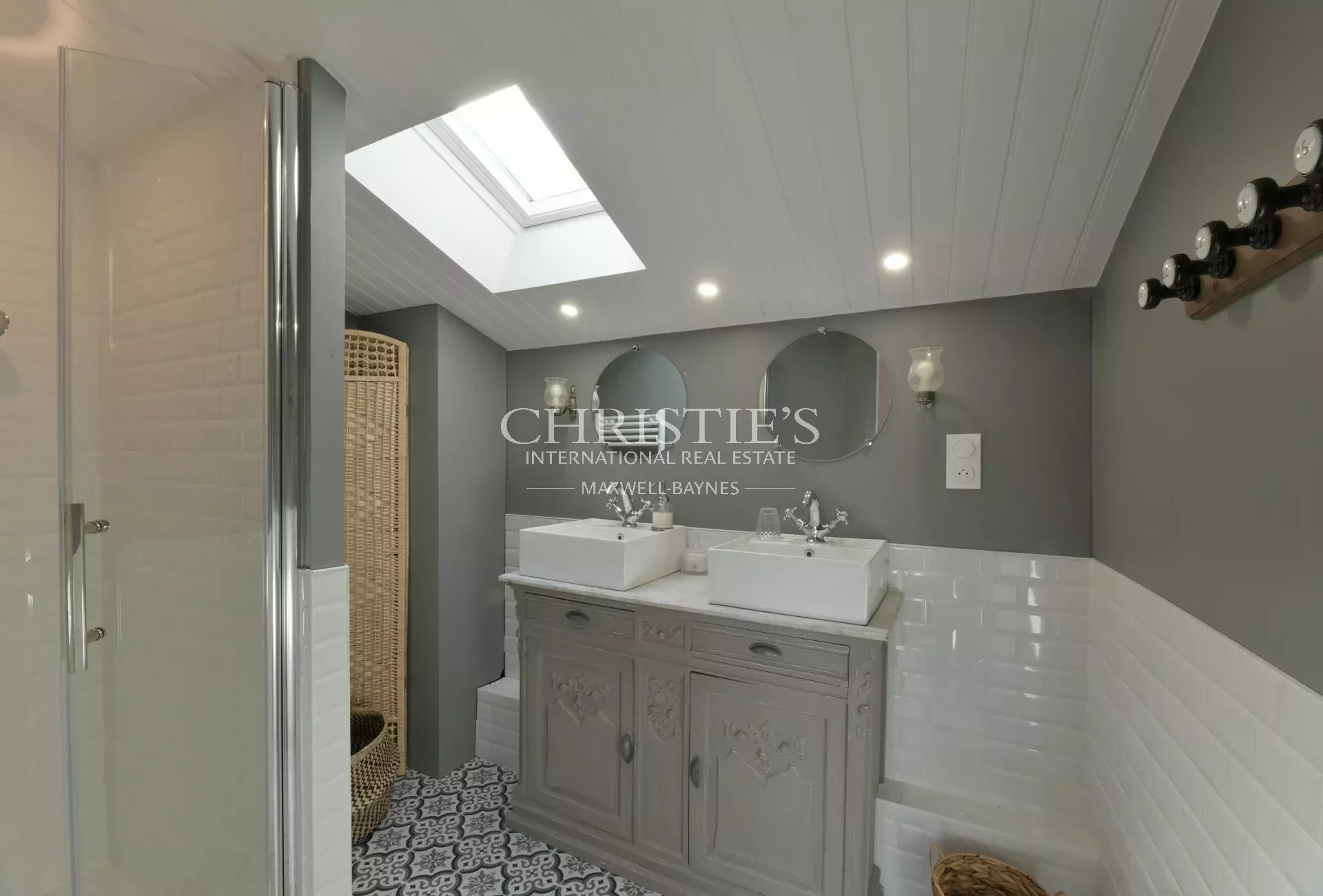 5 Bedroom Villa/Townhouse's Image 15